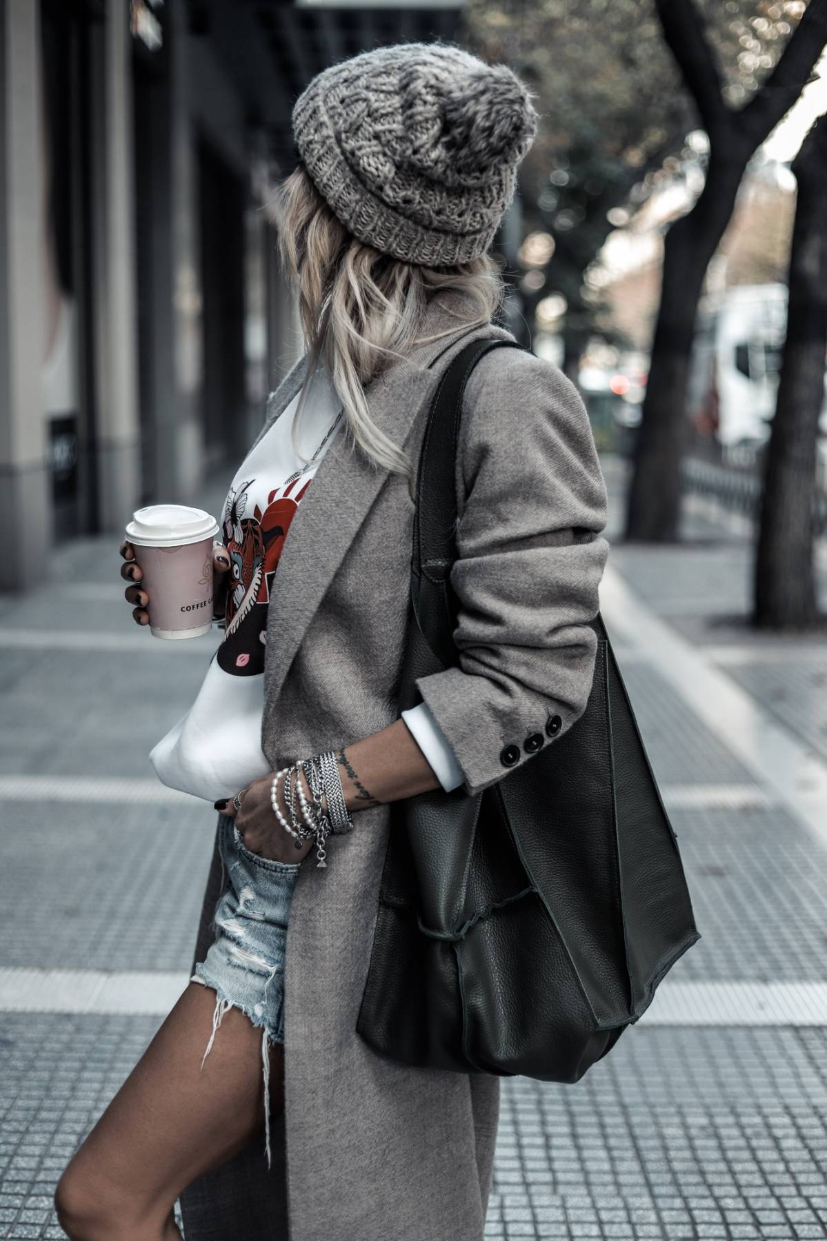 Oversized Tote in Black Leather