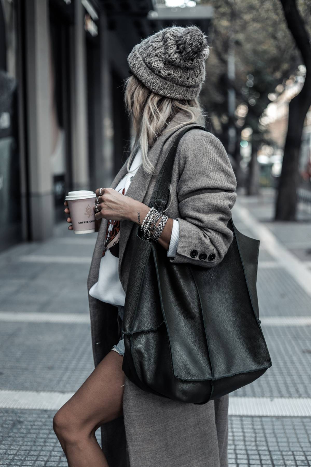 Oversized Tote in Black Leather