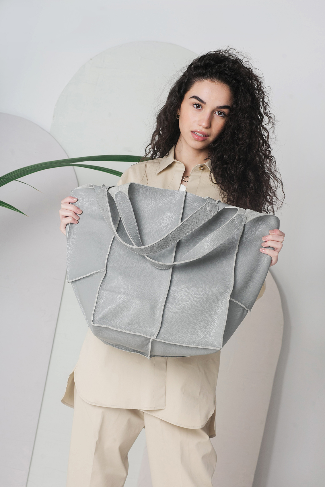 Oversized Tote in Grey Leather