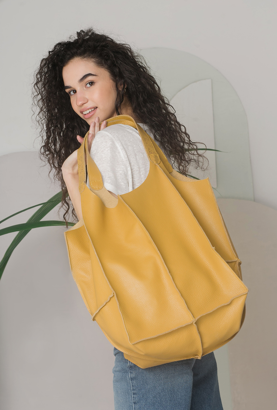 Oversized Tote in Ocher Leather