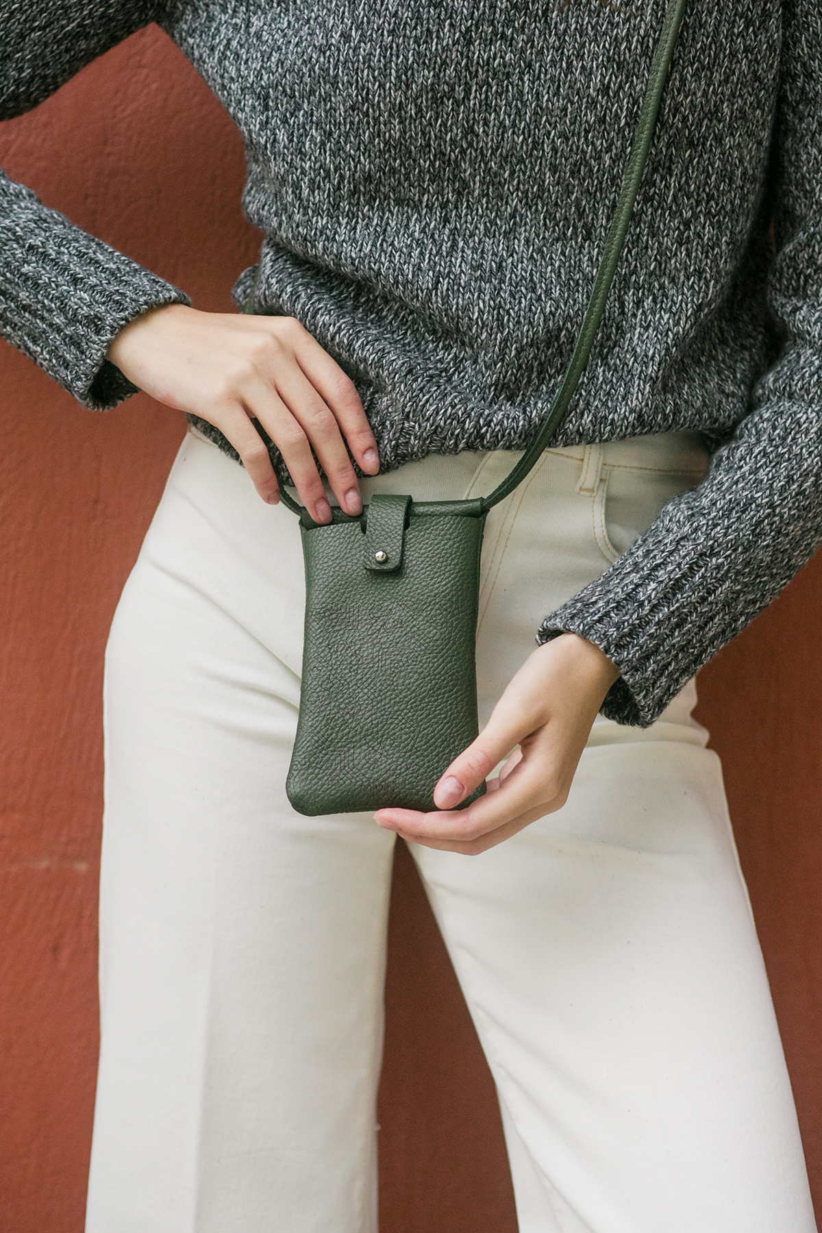 Mobile bag in Green Leather