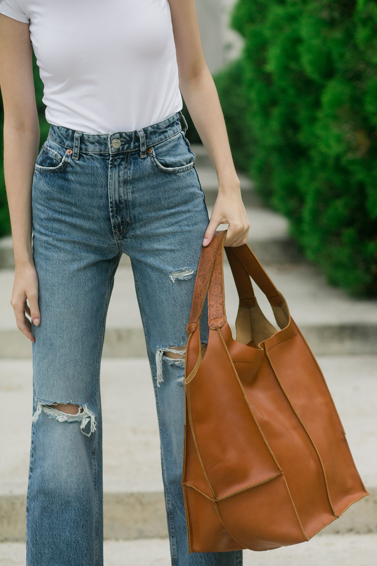 Oversized Tote in Ch-Camel Leather