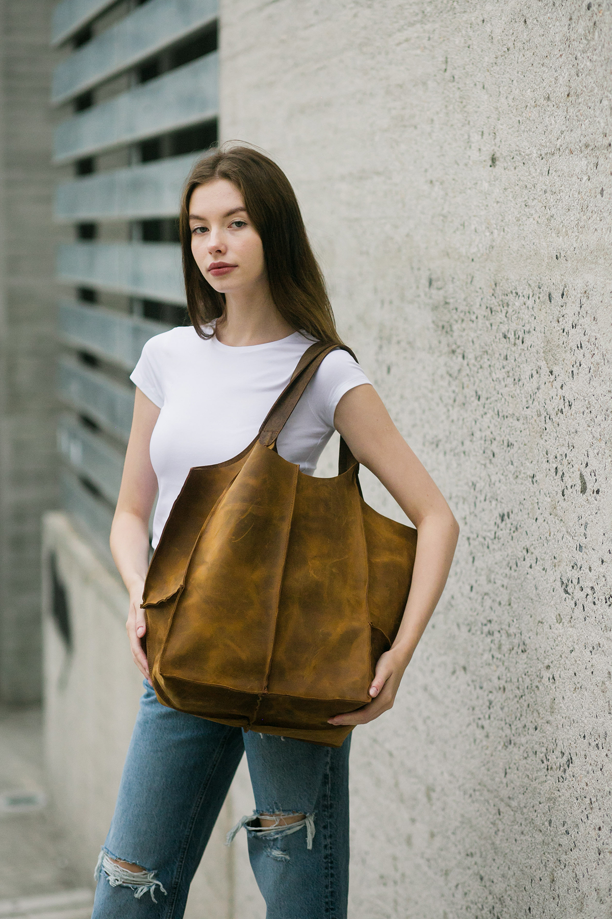 Oversized Tote in Cinnamon Leather